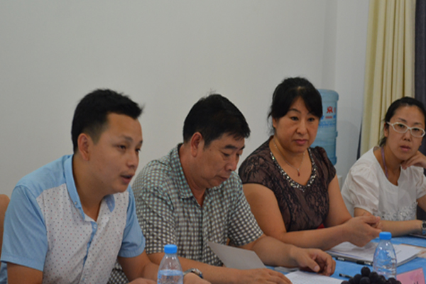 携手并肩 共铸辉煌